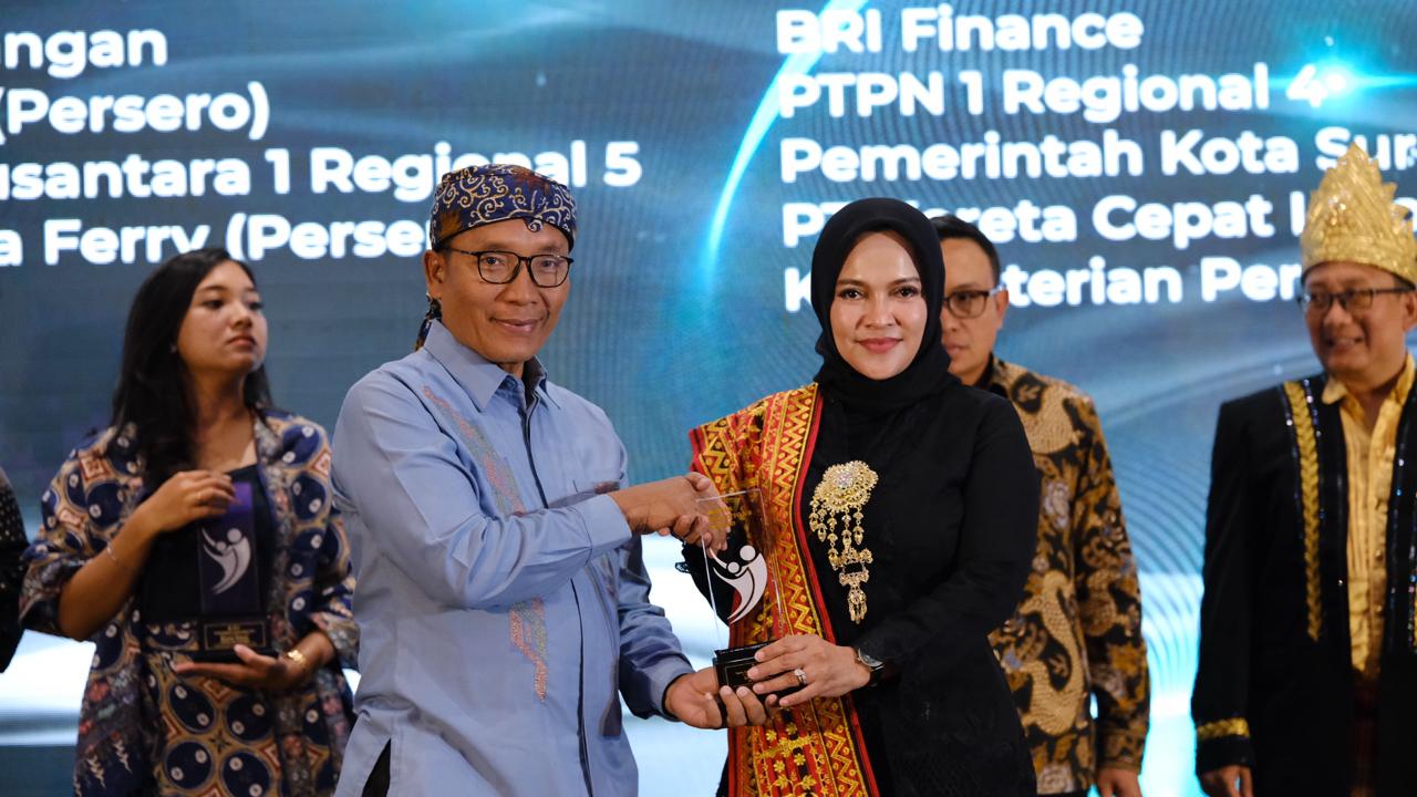 Sukses Membangun Reputasi Positif, PLN Icon Plus Raih Media Relations Awards