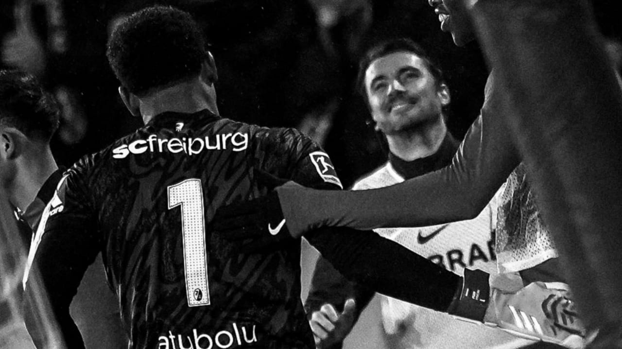 Kiper Freiburg Pemain Muda yang Masuk Daftar Incaran Inter dan Milan