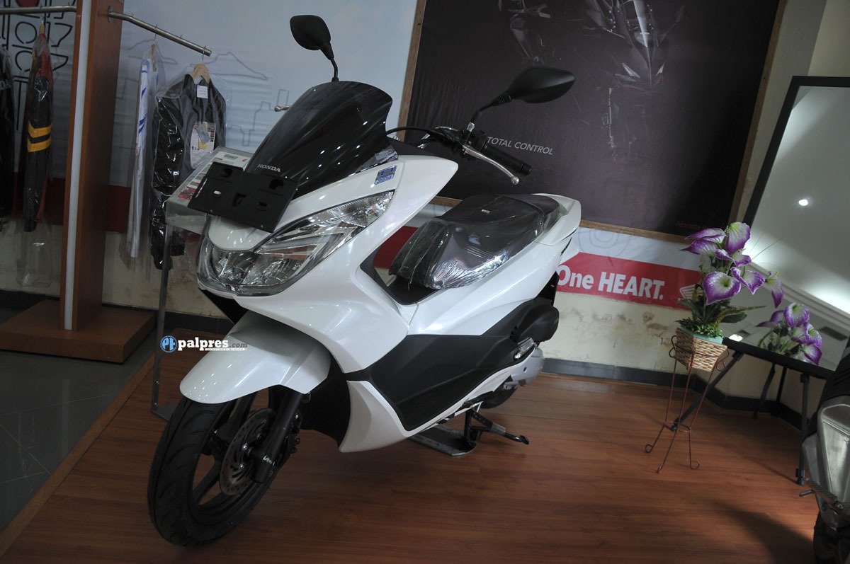 Kelasss! Honda PCX160 Dilengkapi Fitur HSTC Ala Big Bike, Ternyata Ini Fungsinya 