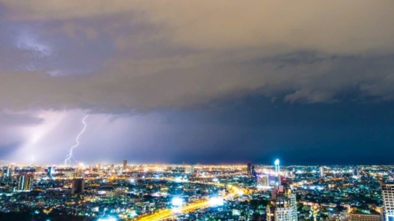 Akhir Pekan Diguyur Hujan, BMKG Prediksi Petir di Beberapa Daerah Sumsel