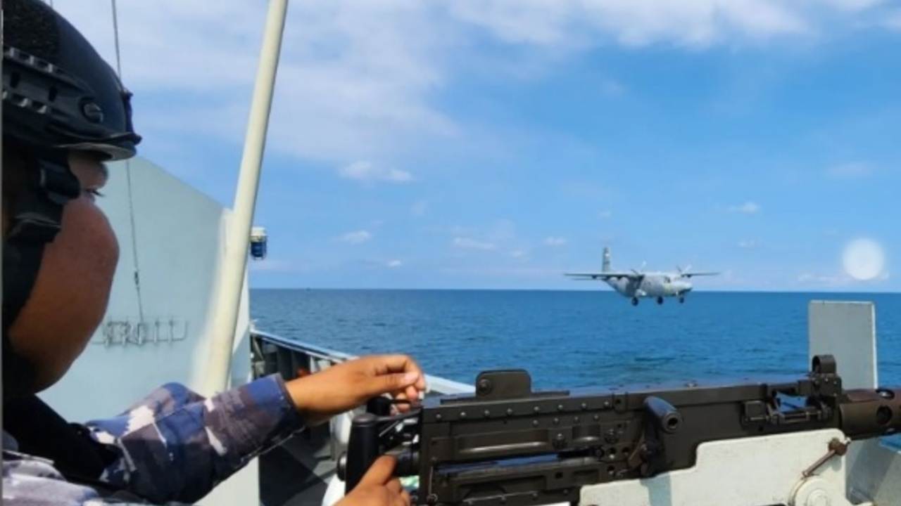 Unjuk Gigi! KRI Beladau-643 Gelar Latihan Perang Anti Udara, Cek Spek Garangnya