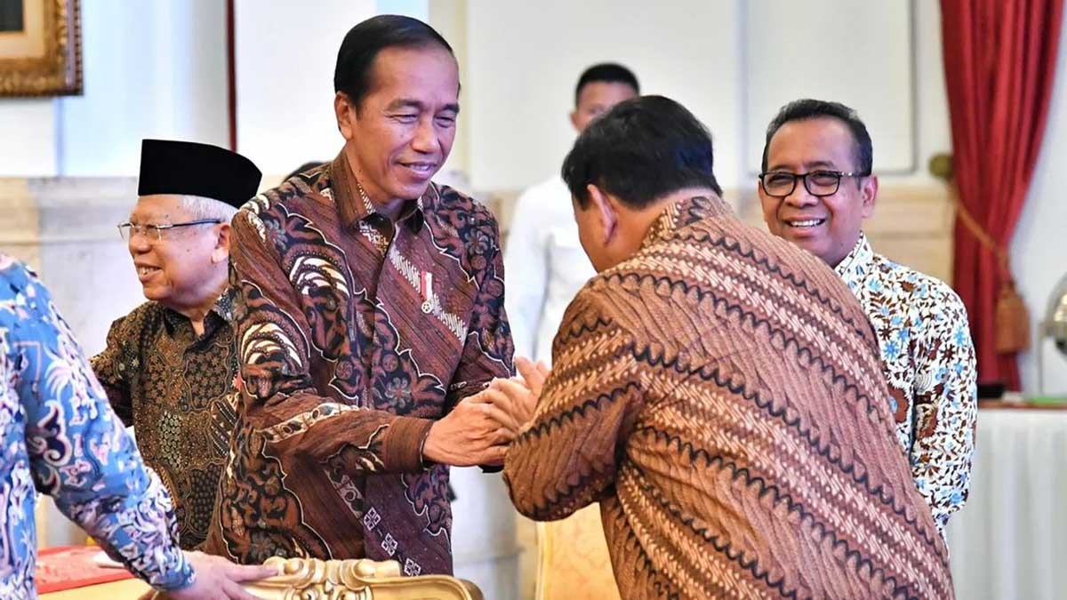 Jokowi Pulang ke Solo Usai Purnatugas, Istana Siapkan Alphard AD 1 JKW hingga Tiket Pesawat