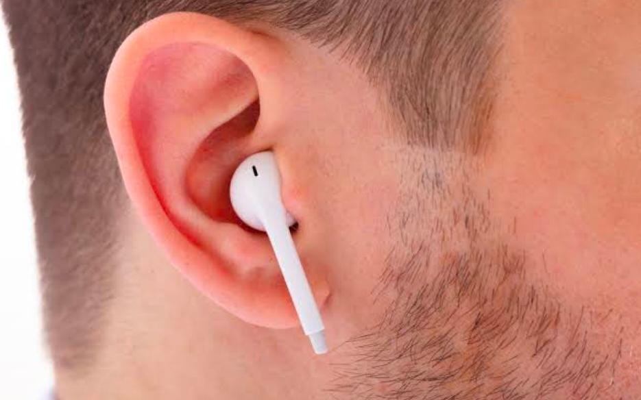 Kenali Dampak Jangka Panjang Penggunaan Headset pada Telinga