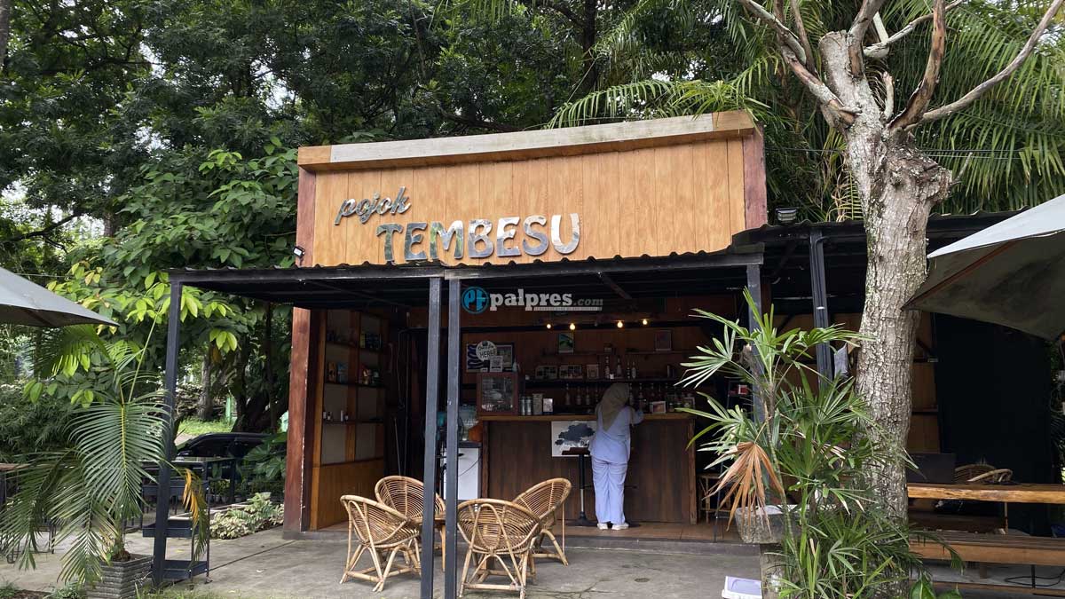 Vibes Hutan Tengah Kota: Alasan Pojok Tembesu Jadi Titik Temu Favorit Anak Muda Palembang