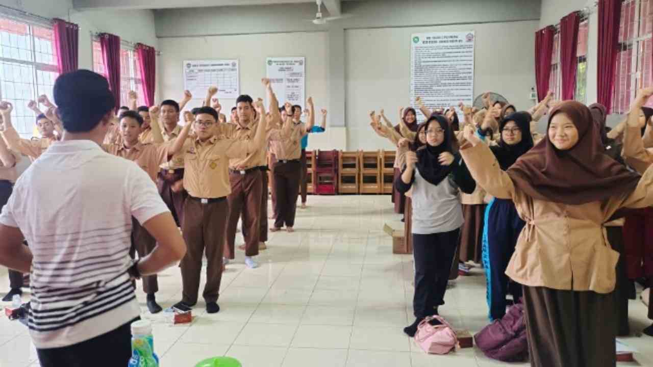 'Volunteer Goes to School', Relawan Rumah Zakat Gelar Edukasi ke SMAN 2 Palembang, Cek Keseruannya