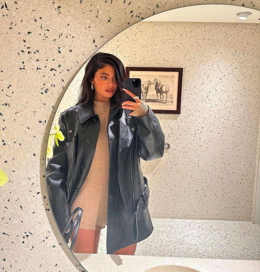 Kylie Jenner Posting Wajah dan Umumkan Nama Anak Kedua