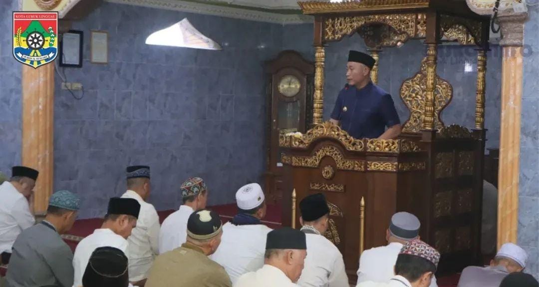 Wako dan Jajaran Safari Jumat di Masjid Raya Kelurahan Permiri