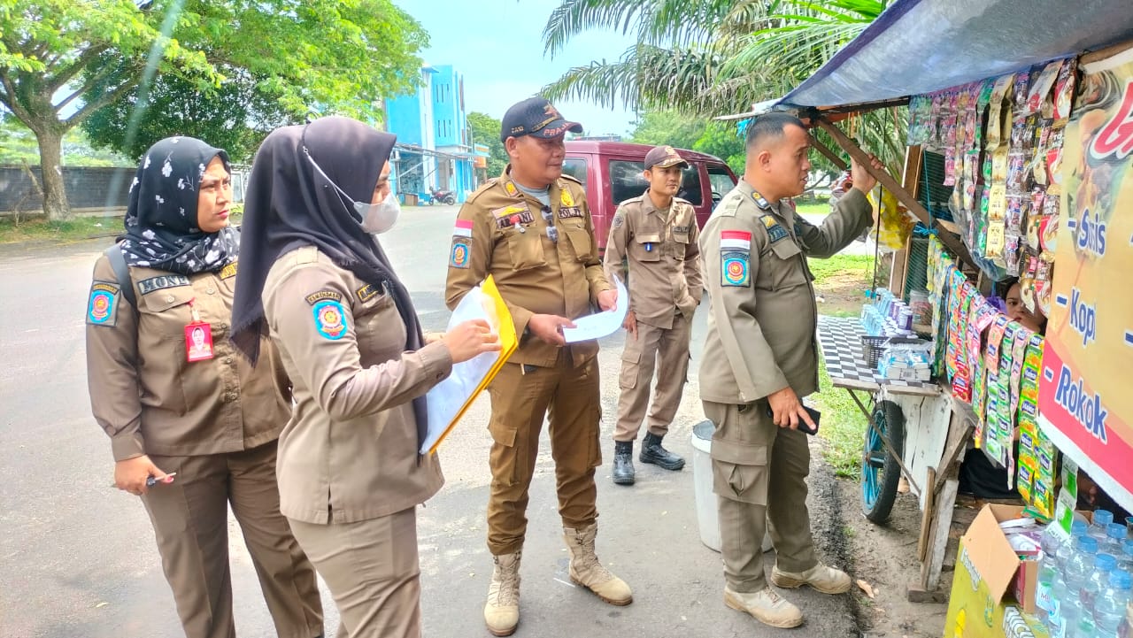 Satpol-PP OKI Sterilisasi Kawasan Segitiga Emas Kayuagung, Pedagang Dapat Surat Peringatan Ketiga