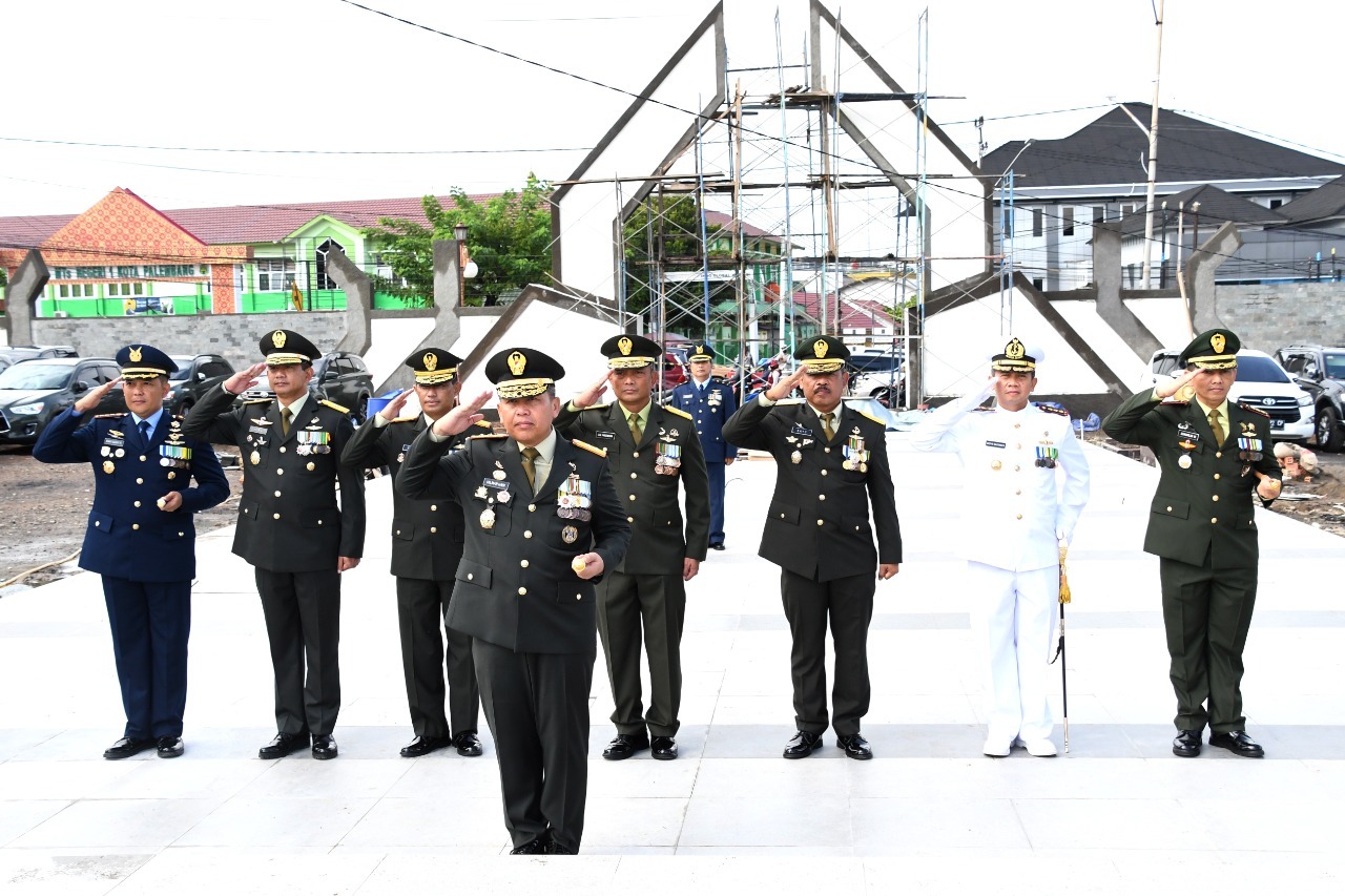 HUT TNI Ke-77, Danrem 044/GAPO Ikuti Upacara Ziarah Nasional