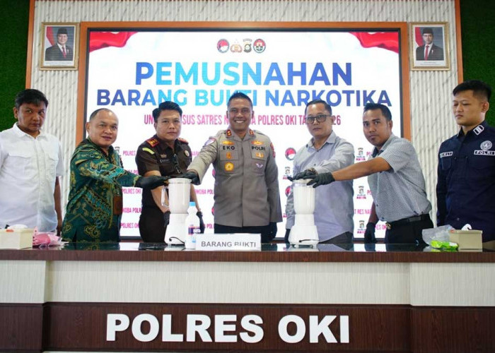 Gerebek Jaringan Narkoba, Polres OKI Musnahkan Sabu Senilai Ratusan Juta dengan Cairan Pembersih