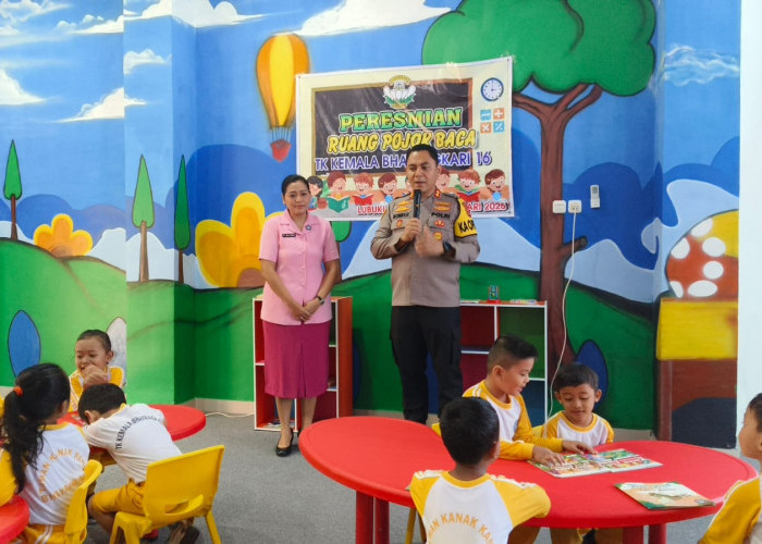 Pojok Baca Yayasan Kemala Bhayangkari Lubuk Linggau Menambah Literasi Baca Anak Usia Dini