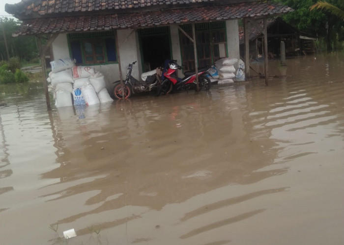 Innalillahi, Lebaran Pertama Puluhan Rumah Warga OKU Timur Terendam Banjir