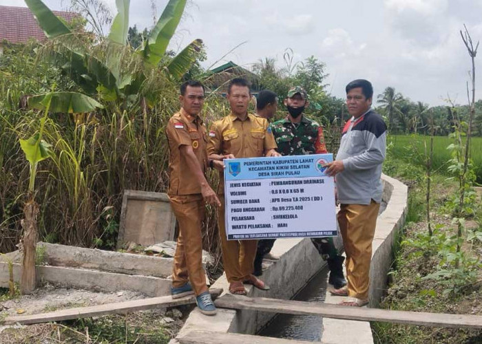 Desa Sirah Pulau Lahat Kini Terang Benderang! 10 Unit Lampu Tenaga Surya Resmi Terpasang di Dusun