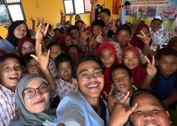 Mahasiswa KKN UIN Raden Fatah Palembang Tebar Kebahagiaan Bersama Siswa SDN 24 Gelumbang 