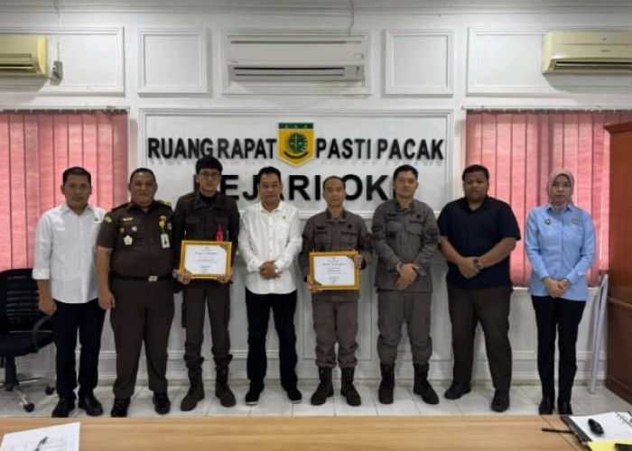 SELAMAT! Kejari OKI Terima PIN Emas dari Kementerian Agraria dan Tata Ruang