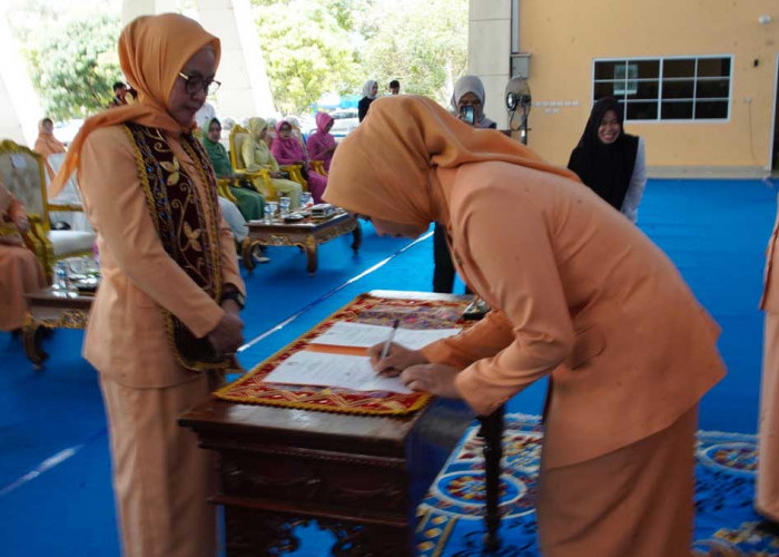 Bangsa Hebat Lahir dari Ibu yang Tangguh! Pesan Mendalam di Balik Pengukuhan DWP OKU Timur