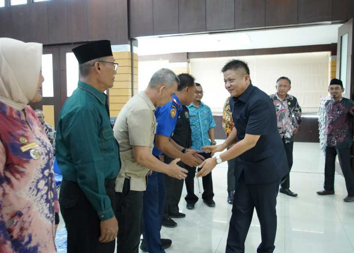 Resmi Dilantik Bupati Enos, Ari Sutrisno Pimpin Pasukan Baru BAZNAS OKU Timur Periode 2026-2031!
