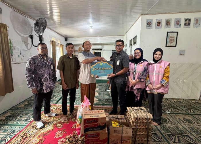 Jumat Berkah, PLN Icon Plus Salurkan Bantuan Sembako ke Pondok Tahfidz Al-Qur’an Baitul Huffadzh