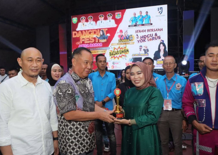 Wagub  Sumsel dan Wali Kota Lubuklinggau Hadiri Malam Puncak Dangdut Fest 2025 