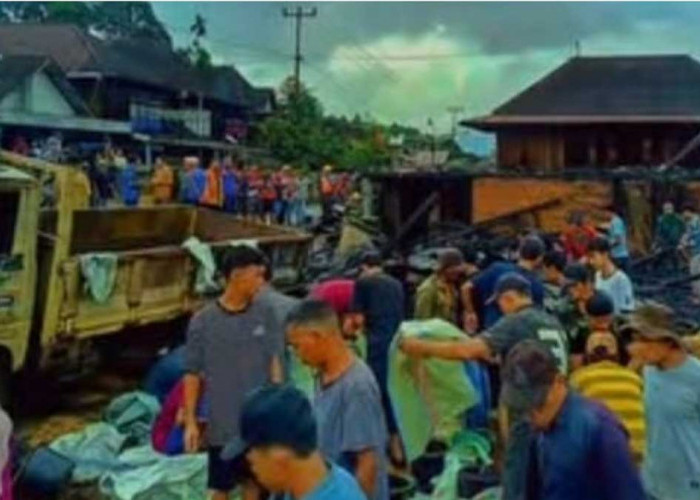 Bantu Ringankan Beban Sesama, DPC Gerindra Lahat Salurkan Sembako untuk Warga Tertimpa Musibah