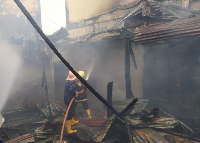 Dipicu Korsleting Listrik, 1 Unit Rumah di Lorong Pemuda Ludes Terbakar