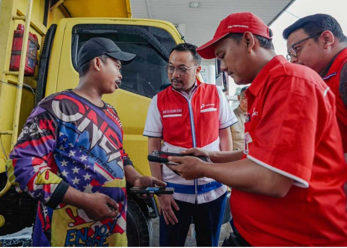 Tinjau Langsung SPBU di Palembang Dirut Pertamina Patra Niaga Pastikan Penyaluran BBM Subsidi Berjalan Optimal
