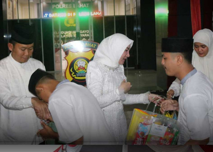 Senyum Bahagia Anak Panti Asuhan Lahat Dapat Bingkisan Spesial dari Kapolres
