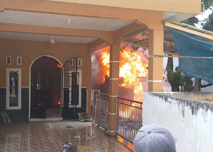 Api Mengamuk di Martapura! Rumah Warga Sinar Hijau Ludes Terbakar, Kerugian Tembus Ratusan Juta