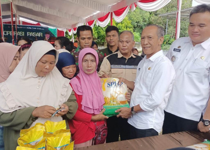 Pemkab Muba Gelontorkan 8 Ton Beras Operasi Pasar di Kecamatan Batanghari Leko
