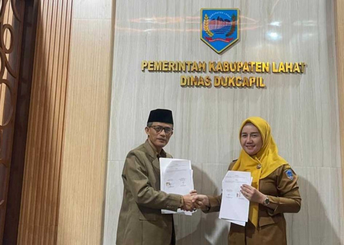 Warga Lahat Tak Perlu Antre Lagi! Bikin Akta Kelahiran & KK Kini Cukup di Puskesmas Terdekat