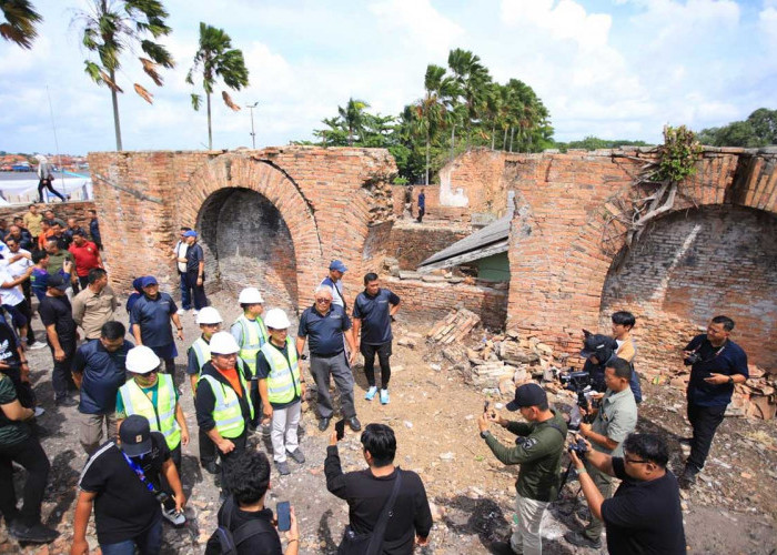 Bukan Dibangun Penjajah! Herman Deru Ungkap Fakta Mengejutkan di Balik Kokohnya Benteng Kuto Besak Palembang
