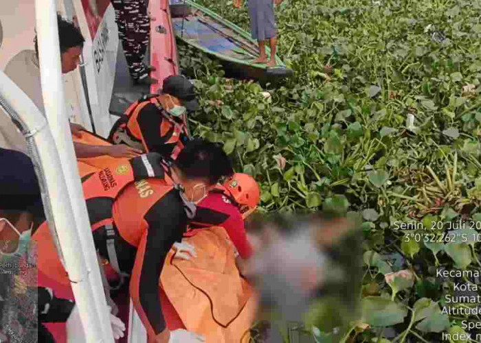 Korban Jatuh dari Jukung Ditemukan Tewas, Tersangkut Eceng Gondok Dekat Jembatan Musi VI