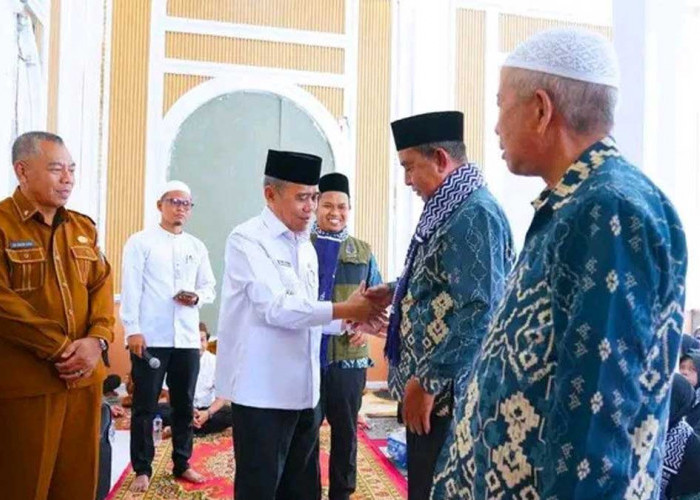 Wakil Bupati Ogan Ilir H. Ardani Lepas Keberangkatan Ratusan Jamaah Umrah Akbar Albukhori Travel