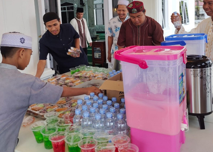 Selama Ramadan, Masyarakat Umum Juga Boleh Ambil Takjil di Masjid Agung Solihin Kayuagung