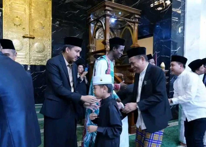 Datangkan Syekh Asal Afrika Barat Jadi Imam Shalat Idul Adha, Bupati Panca Bikin Kagum Jamaah Masjid An Nur
