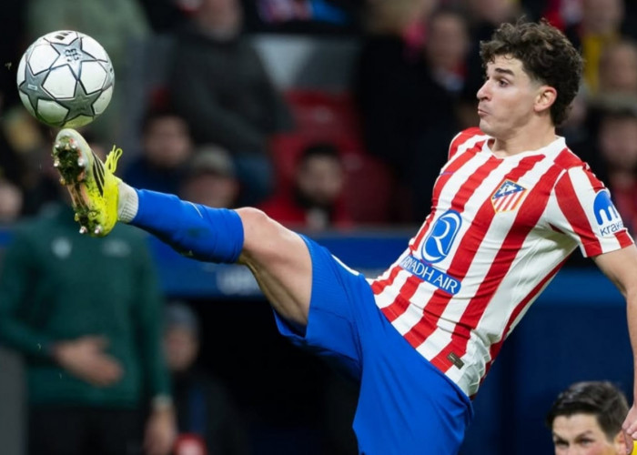 Barcelona Merekrut Penyerang Atletico Madrid Julian Alvarez?
