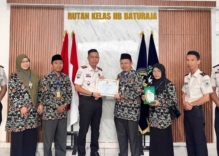 Perkuat Mental Warga Binaan, Kemenag OKU Terima Penghargaan Khusus dari Rutan Baturaja