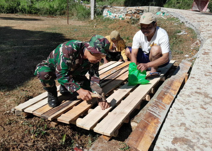 Momen Hangat TMMD Semarang: TNI dan Warga Gotong Royong Bikin Jembatan Penyeberangan Logistik