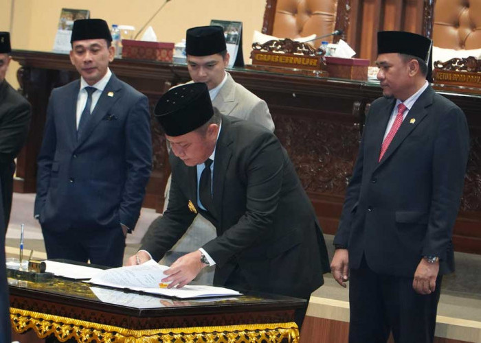 Fokus pada Kesejahteraan Masyarakat! Herman Deru Teken Nota Kesepakatan APBD Perubahan Sumsel 2026