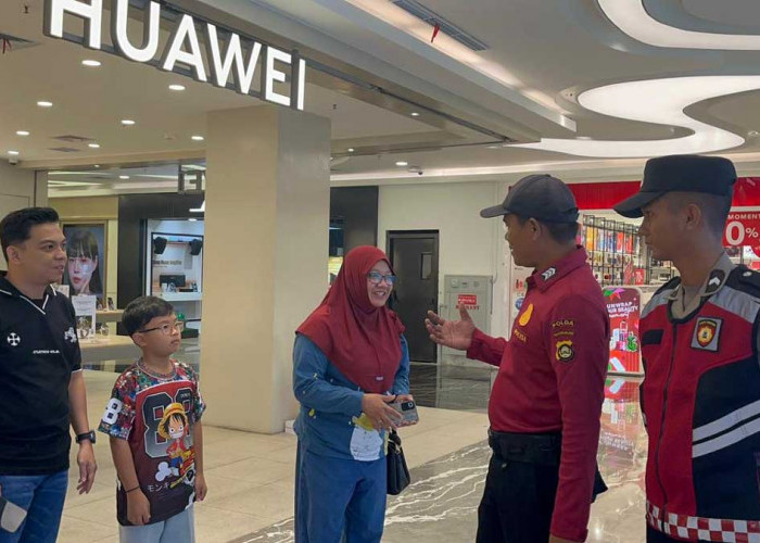 Pastikan Akhir Tahun Aman, 16 Personel Polda Sumsel Sisir Tiap Sudut Palembang Indah Mall