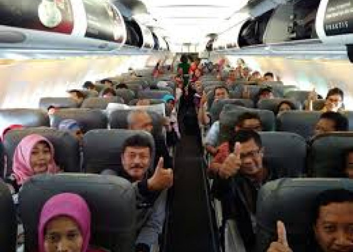 TERBARU! Syarat Naik Pesawat Bulan November 2022 Berdasarkan Usia  