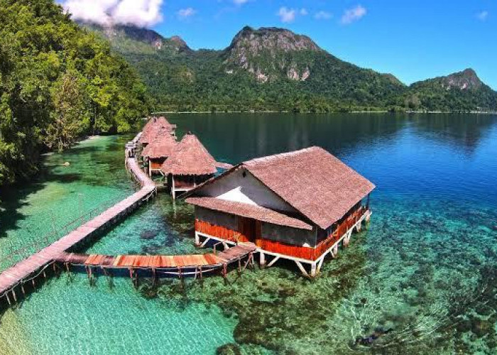 Liburan Makin Berkesan Lihat 7 Destinasi Wisata Pulau di Maluku, Hamparan Lautnya Manjakan Mata Buat Takjub 