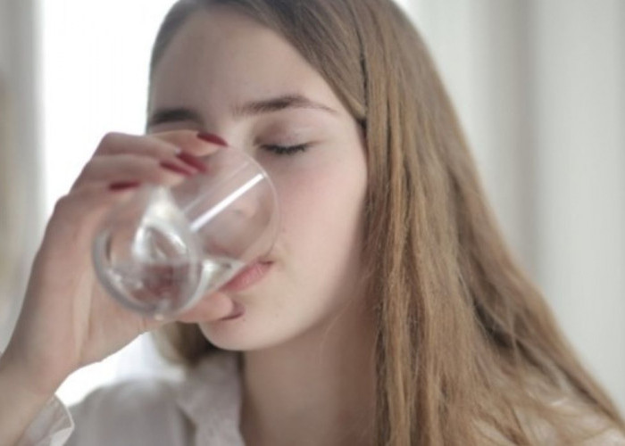 Luar Biasa! Ini Lho 7 Manfaat Minum Air Putih untuk Kecantikan Kulit Anda