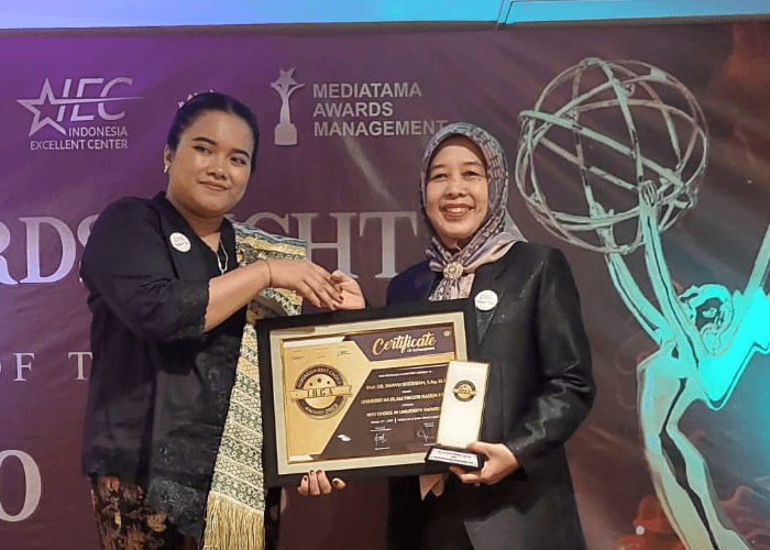  Prof Nyayu Khodijah Terima Penghargaan Indonesia Best Choice Award 2023 dari Mediatama Award Management