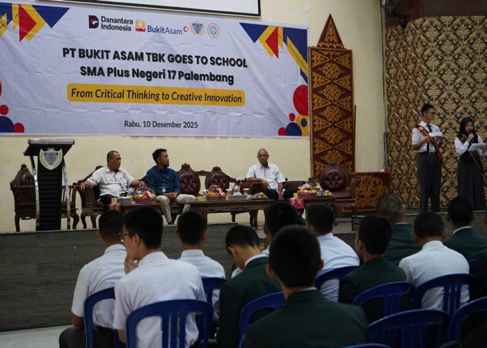 PTBA Ajak Generasi Muda Berpikir Kritis dan Inovatif Lewat Seminar Karya Tulis Ilmiah di Palembang