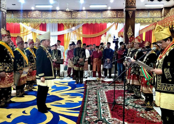 Gubernur Rohidin Dapat Gelar Datuk, Sebuah Anugerah Kehormatan Lembaga Adat Melayu Jambi