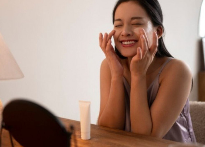 Kulit Gampang Kering dan Kusam? 4 Bahan Skincare Ini Disebut Bisa Jadi Penyelamat
