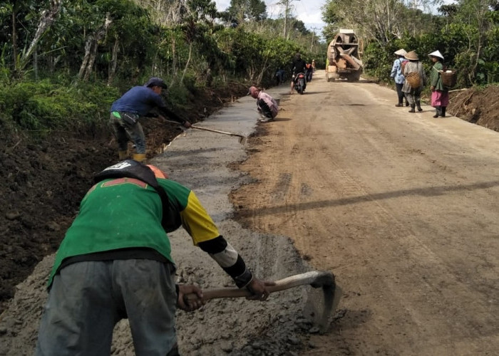 Jalan Pelosok di Pagar Alam Dilebarkan Bisa Tingkatkan Perekonomian