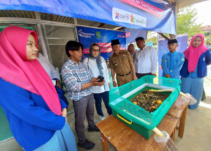 Dukung Program Pesantren Digital, XL Axiata Terapkan Solusi IoT Budidaya Maggot di Pesantren Lampung