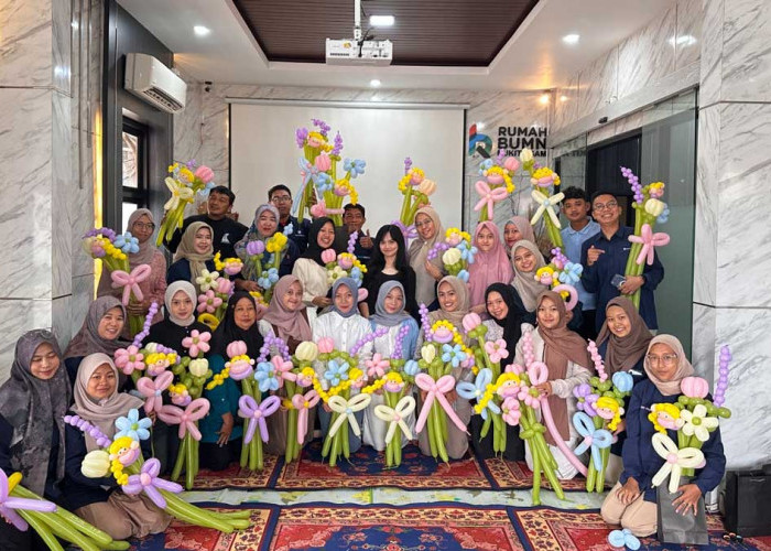 PTBA Ajak UMK Kembangkan Peluang Usaha Lewat Kreasi Bunga Balon